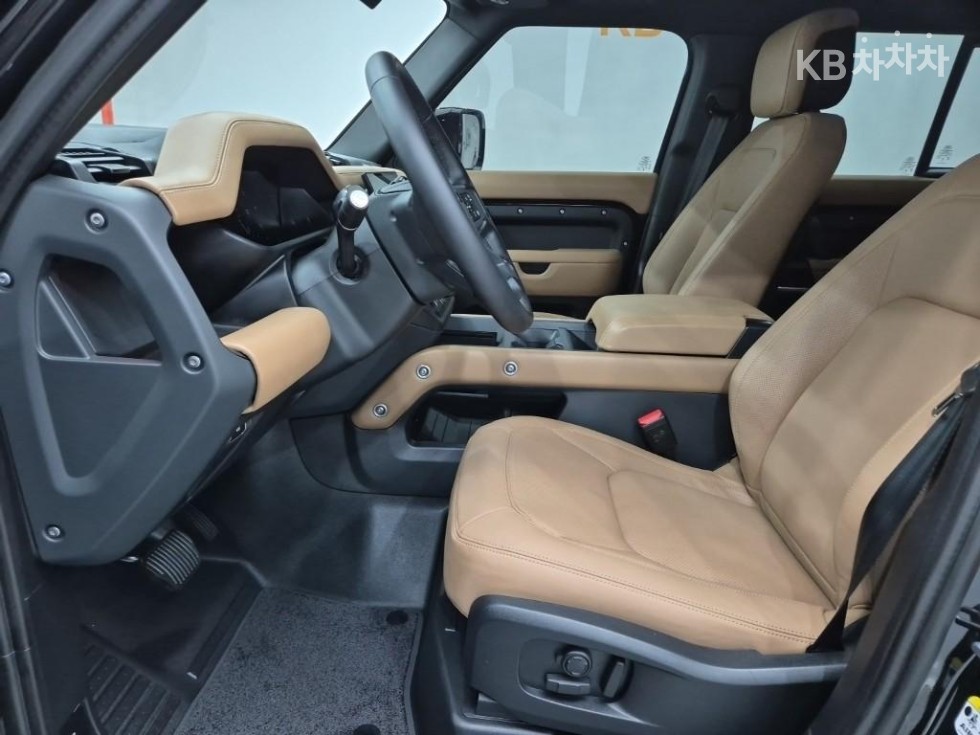 Land Rover Defender — miniaturë 11