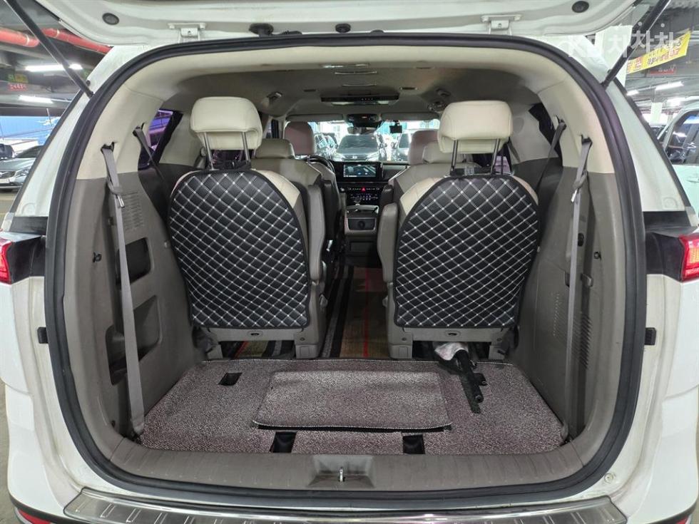 Kia Carnival — miniaturë 12