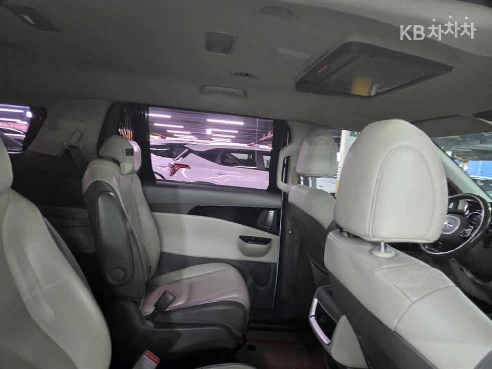 Kia Carnival — miniaturë 14