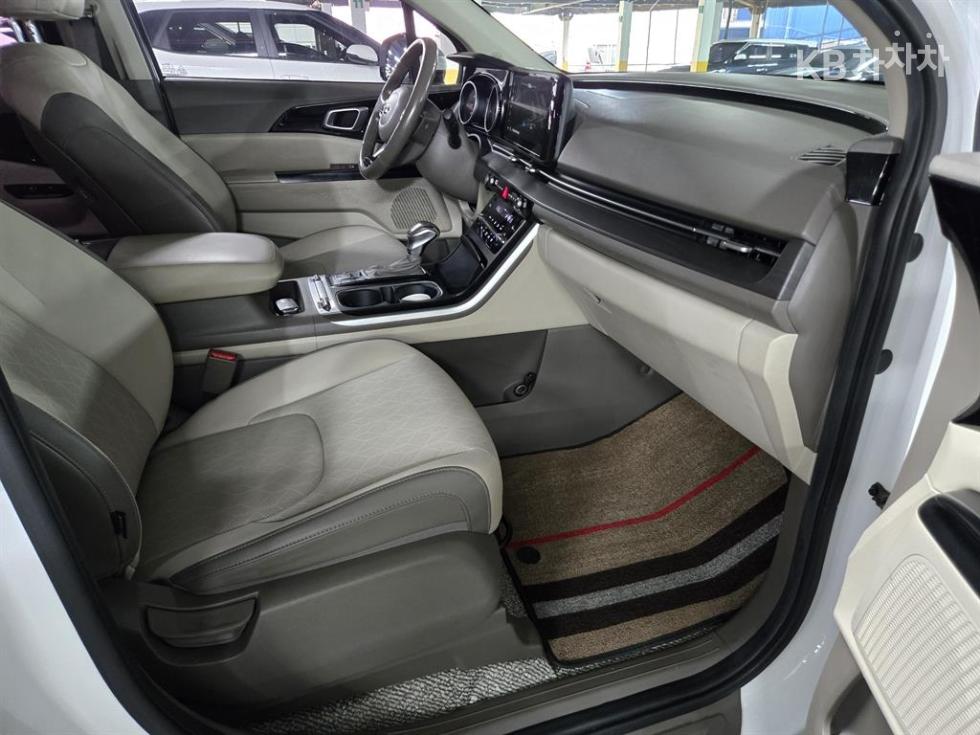 Kia Carnival — miniaturë 18