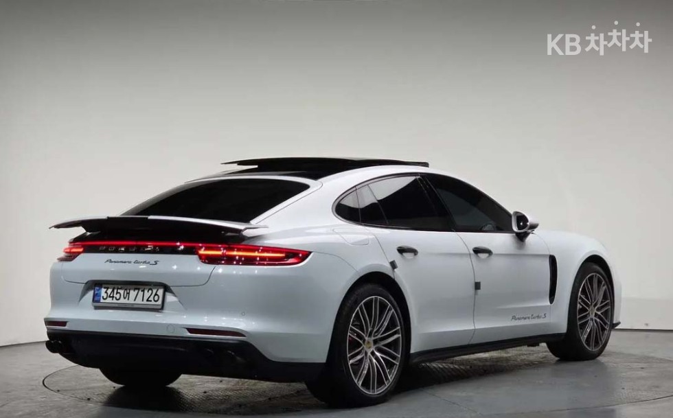 Porsche Panamera — miniaturë 2