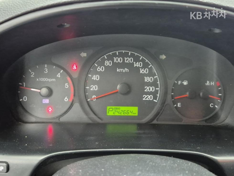 Hyundai Starex — miniaturë 7