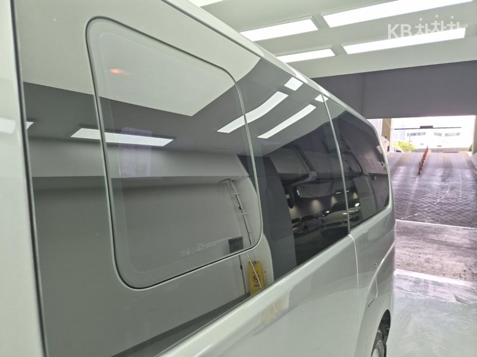Hyundai Starex — miniaturë 15