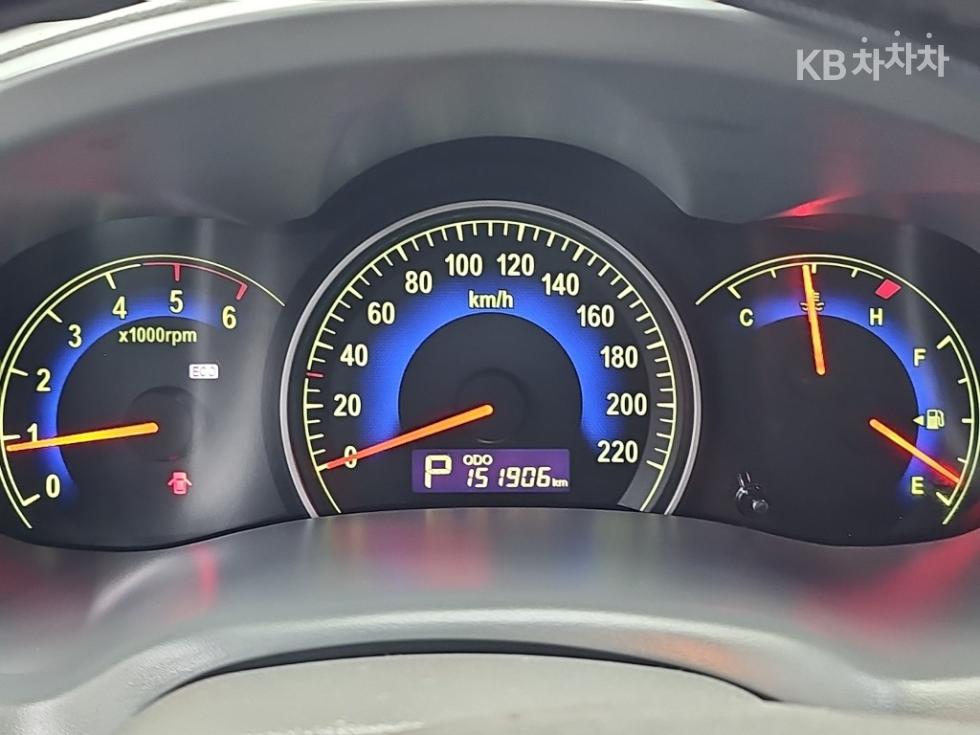 Kia Carnival — miniaturë 6