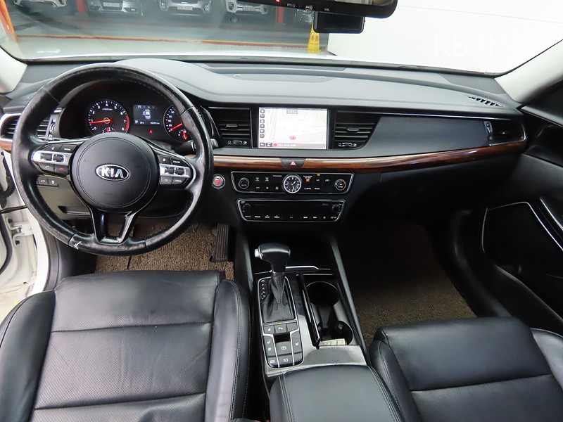 Kia K7 — miniaturë 7