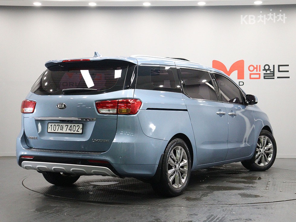 Kia Carnival — miniaturë 3