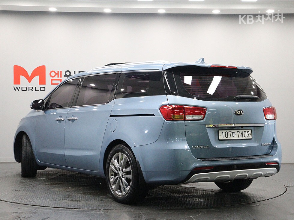 Kia Carnival — miniaturë 4