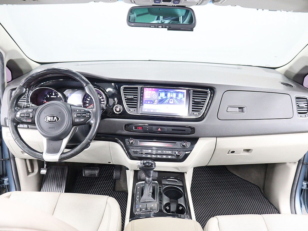 Kia Carnival — miniaturë 7