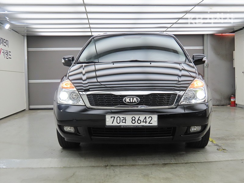 Kia Carnival — miniaturë 2