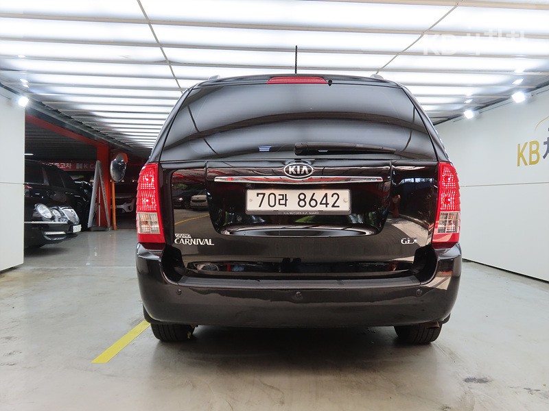 Kia Carnival — miniaturë 3