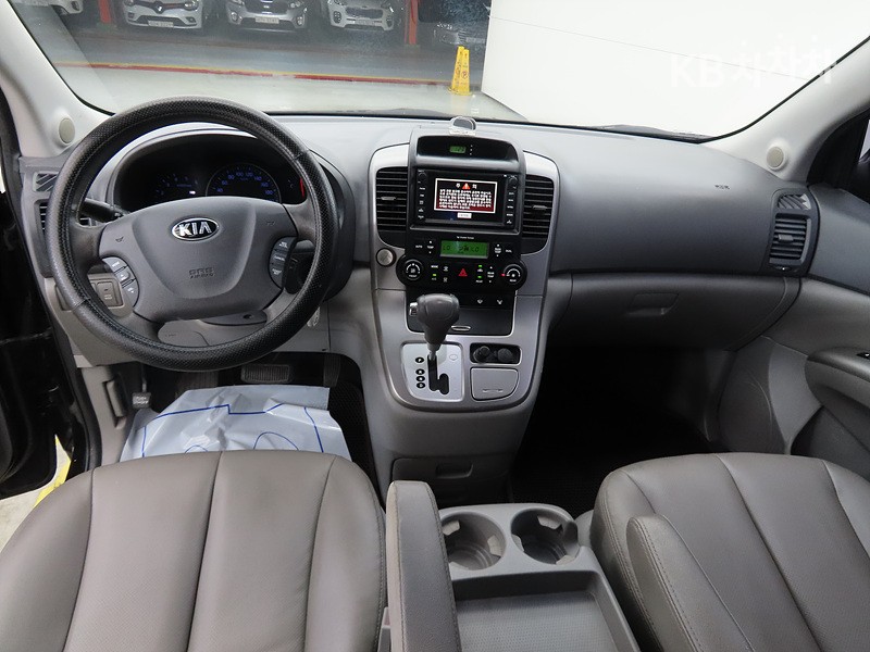 Kia Carnival — miniaturë 7