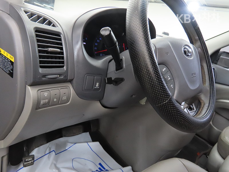 Kia Carnival — miniaturë 13