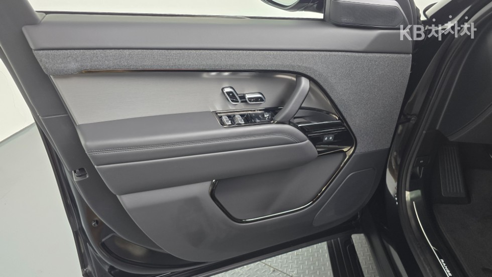 Land Rover Range Rover Sport — miniaturë 18
