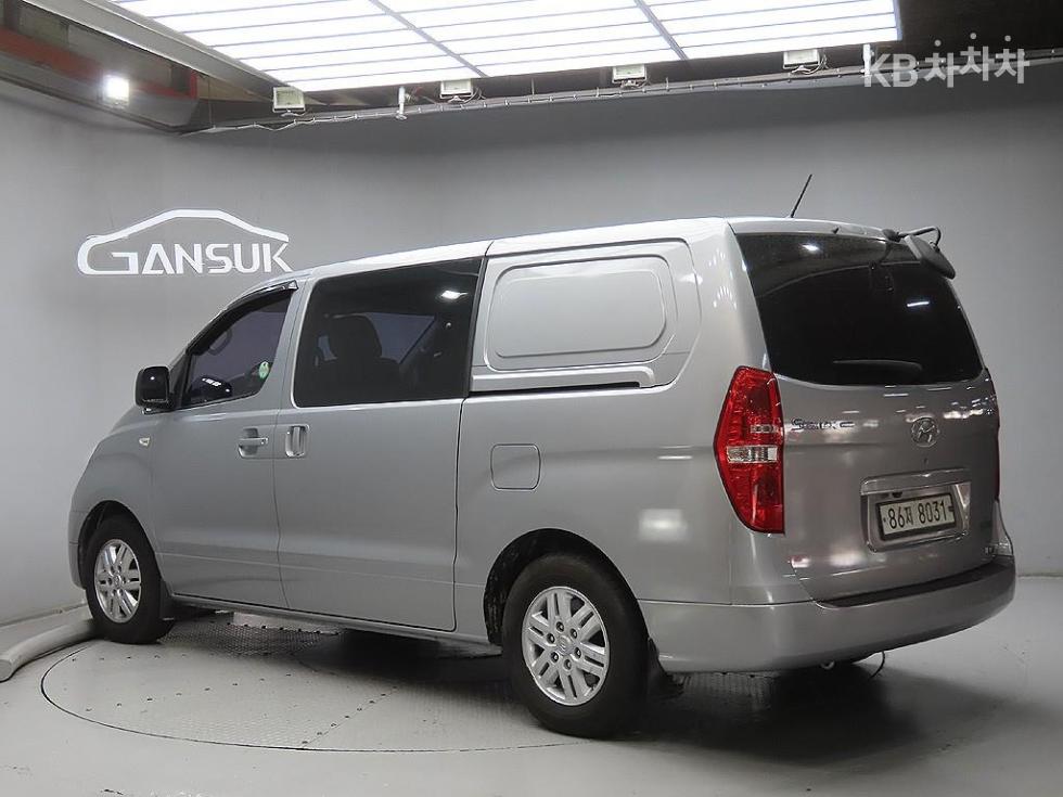 Hyundai Starex — miniaturë 3