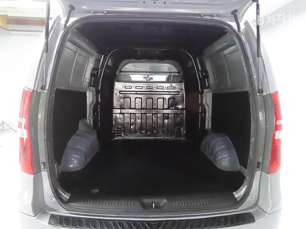 Hyundai Starex — miniaturë 8