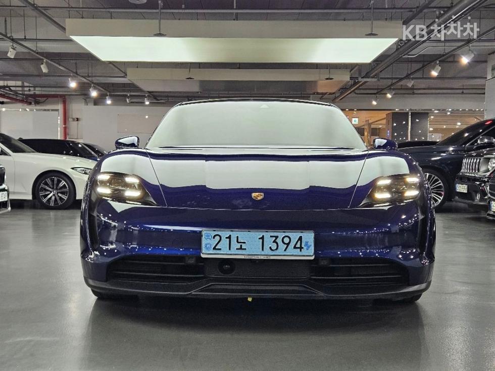 Porsche Taycan — miniaturë 2