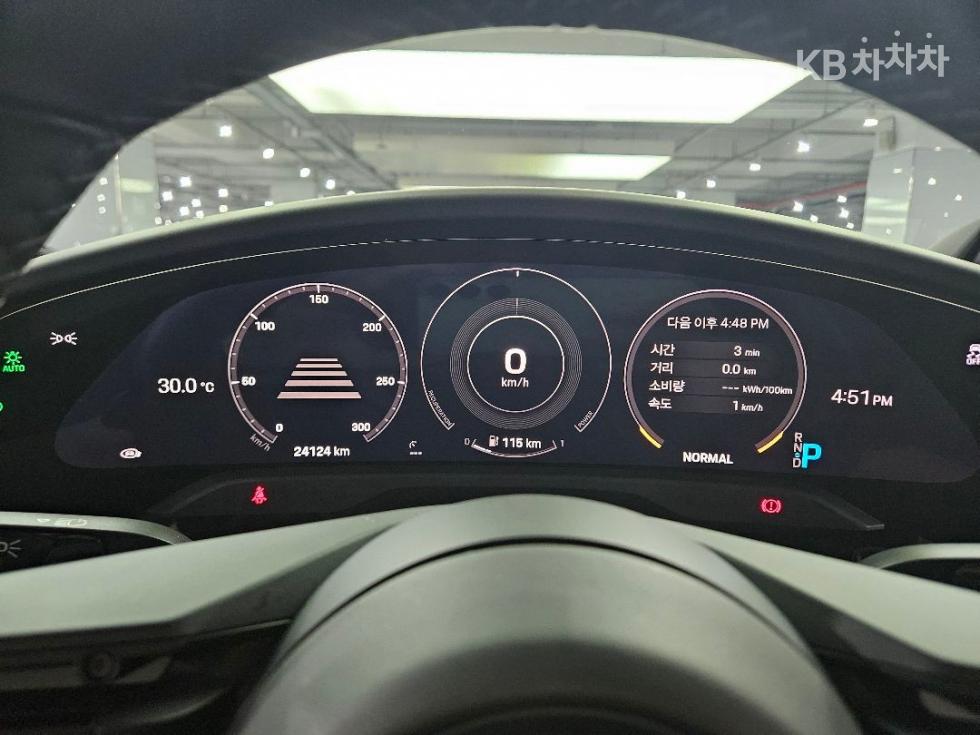 Porsche Taycan — miniaturë 5