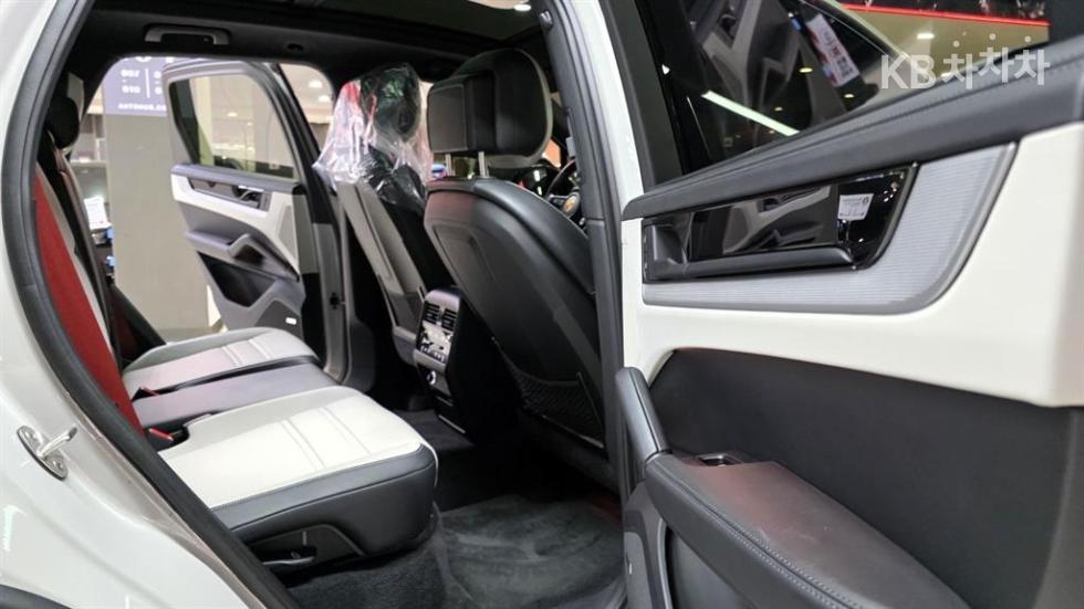 Porsche Cayenne — miniaturë 2