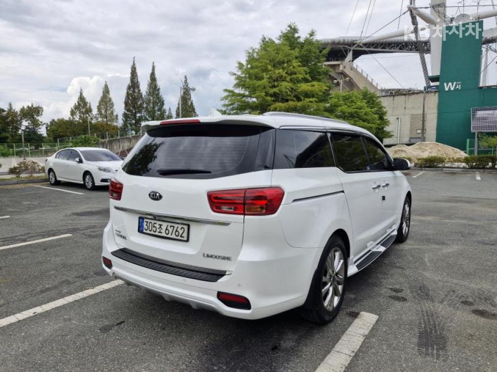 Kia Carnival — miniaturë 2