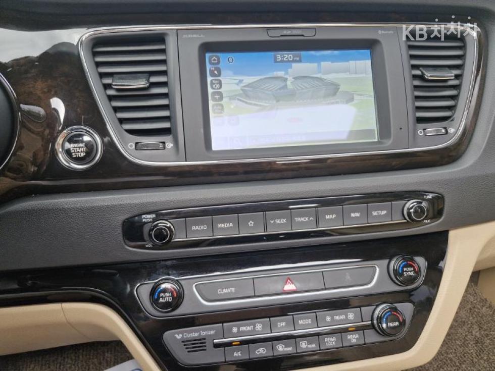 Kia Carnival — miniaturë 6