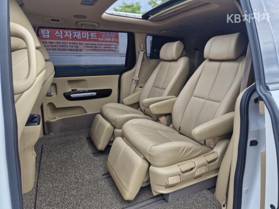 Kia Carnival — miniaturë 10
