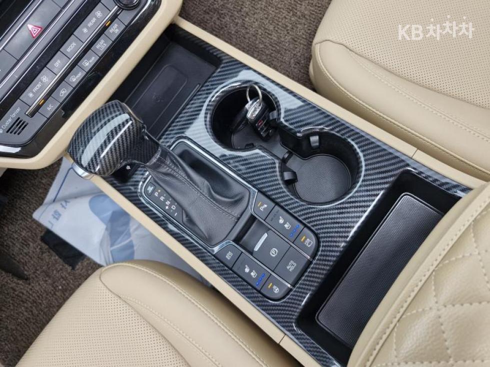 Kia Carnival — miniaturë 12