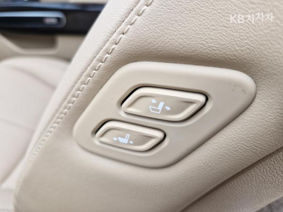 Kia Carnival — miniaturë 13
