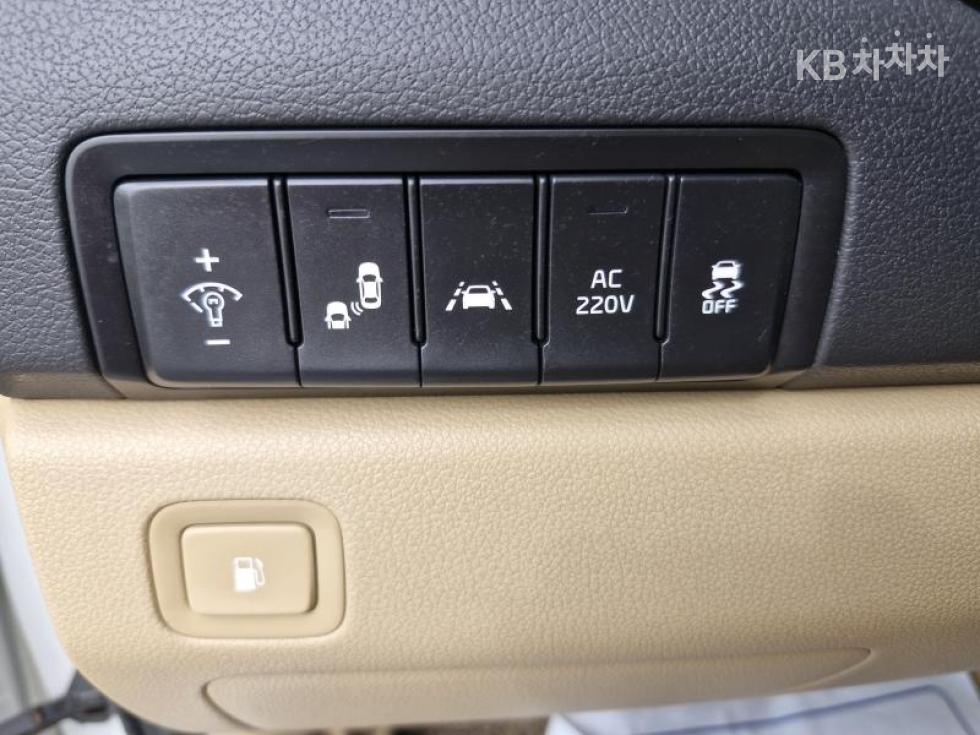 Kia Carnival — miniaturë 16
