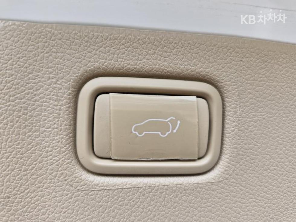 Kia Carnival — miniaturë 18