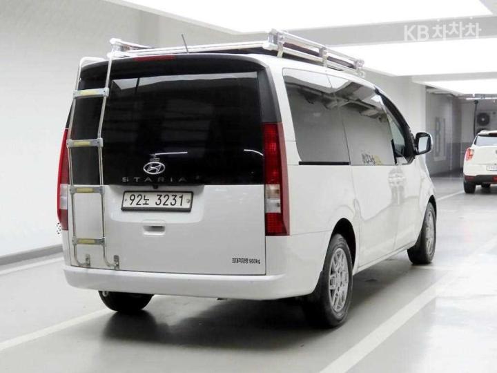 Hyundai Staria — miniaturë 4