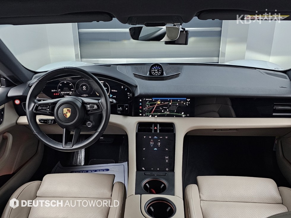 Porsche Taycan — miniaturë 7