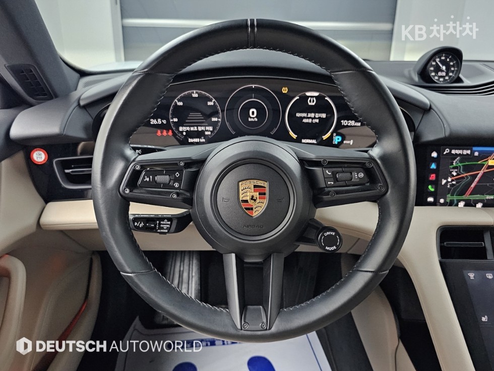 Porsche Taycan — miniaturë 13