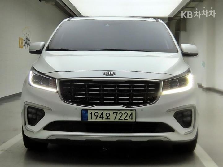 Kia Carnival 9인승 2.2 디젤 노블레스 스페셜 — foto 1