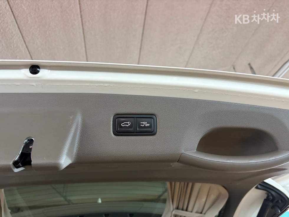 Kia Carnival — miniaturë 9
