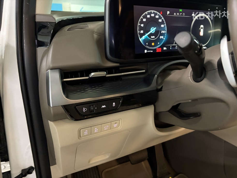 Kia Carnival — miniaturë 16