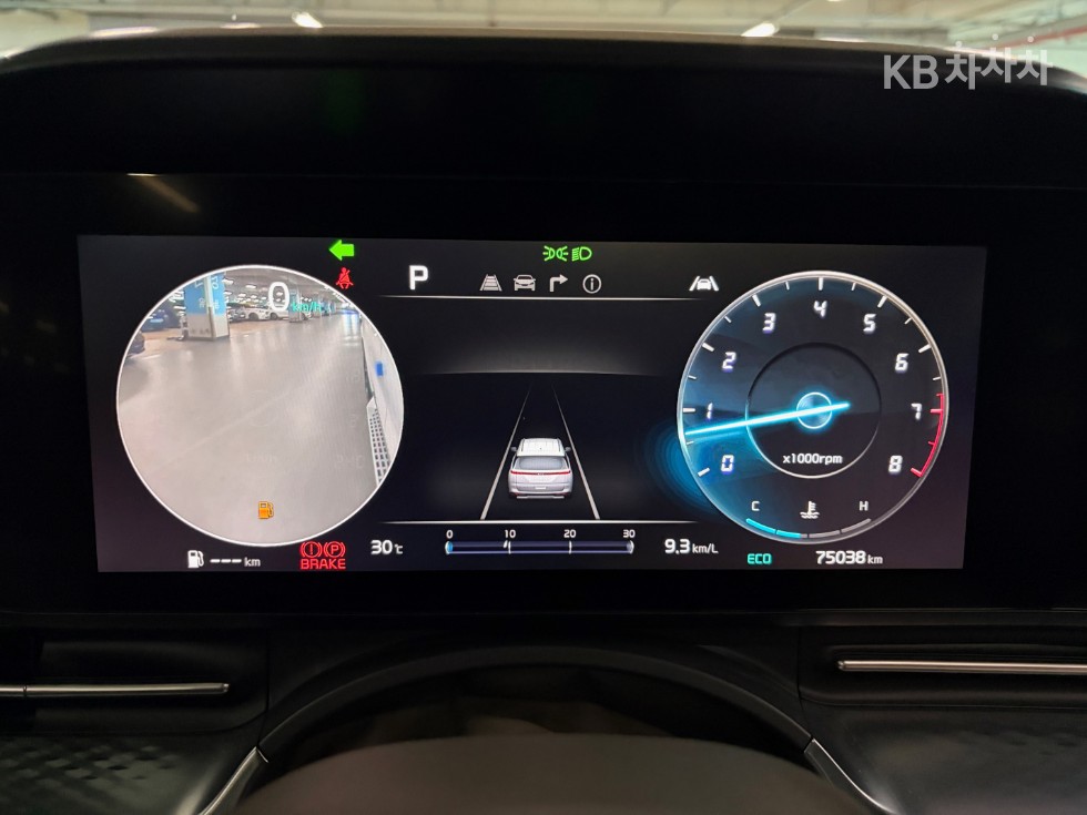 Kia Carnival — miniaturë 17