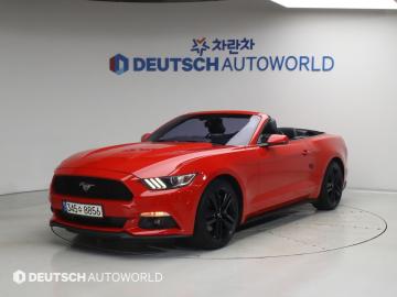 Ford Mustang 컨버터블 — foto 1
