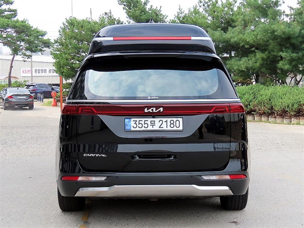 Kia Carnival — miniaturë 4