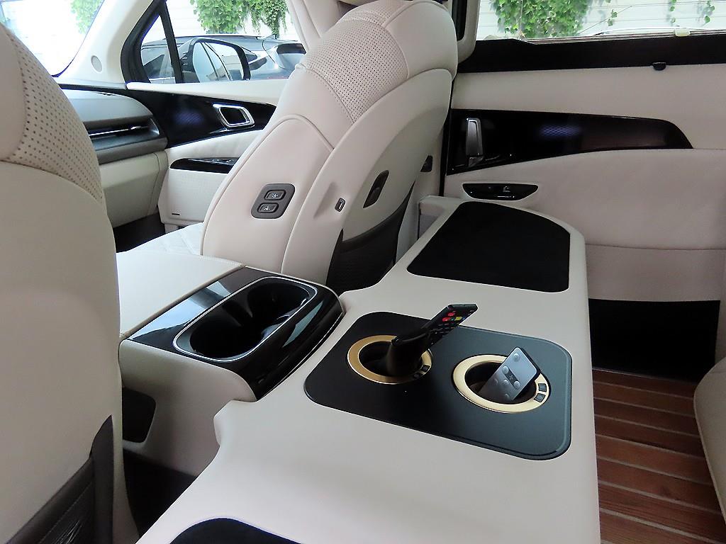 Kia Carnival — miniaturë 15