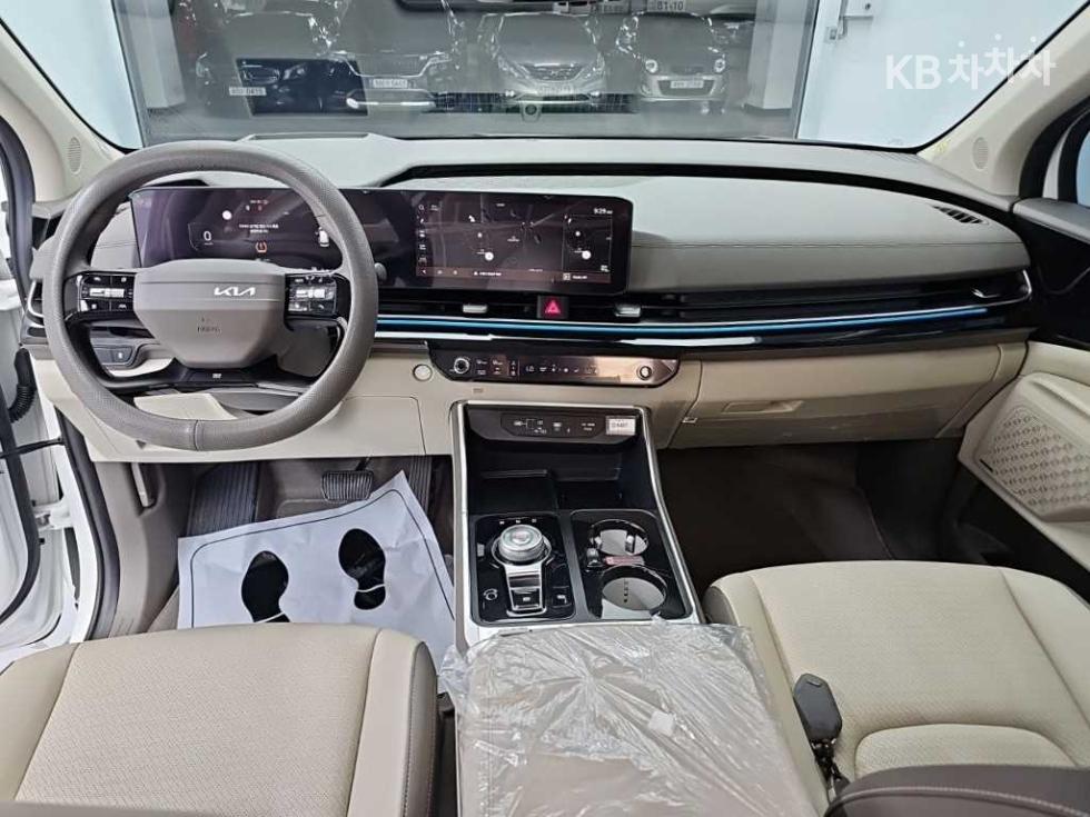 Kia Carnival — miniaturë 7