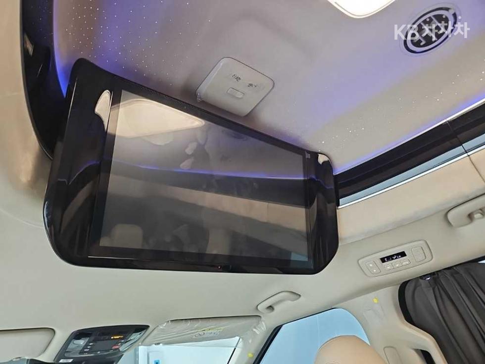 Kia Carnival — miniaturë 13