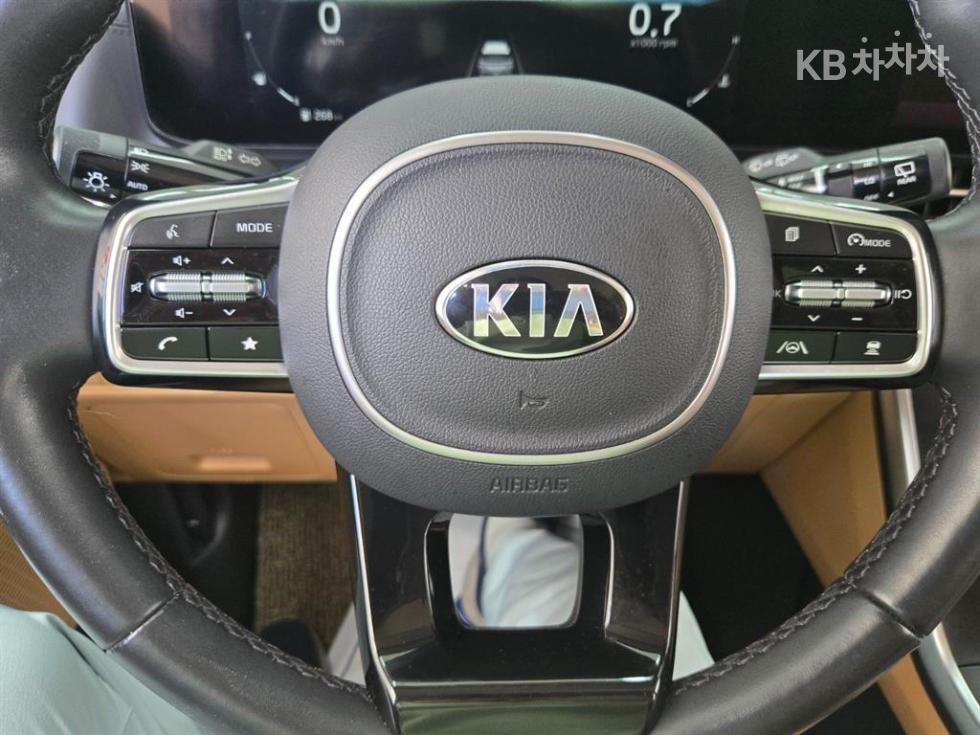 Kia Carnival — miniaturë 10