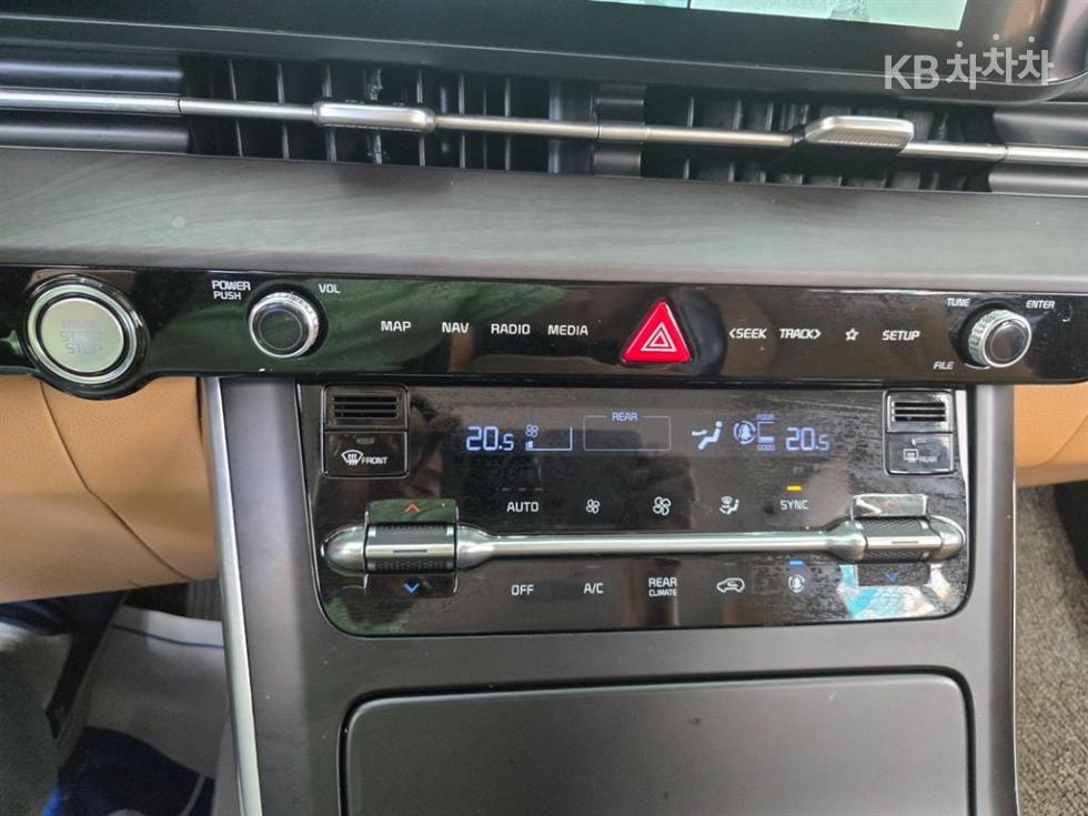 Kia Carnival — miniaturë 11