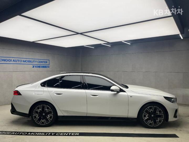 BMW 5er — miniaturë 2