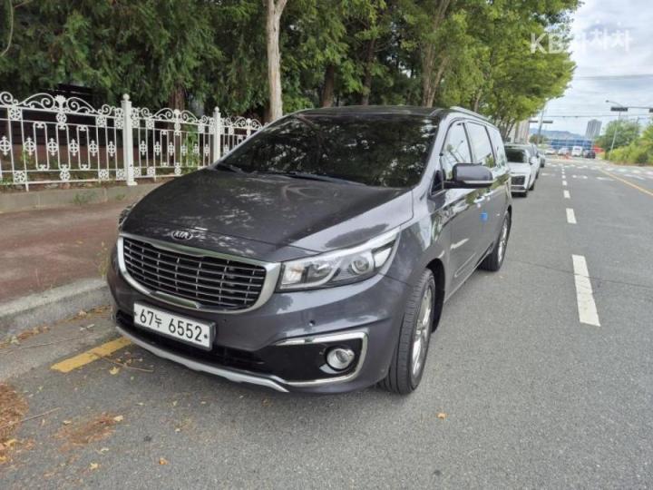 Kia Carnival 9인승 2.2 디젤 프레스티지 — foto 1