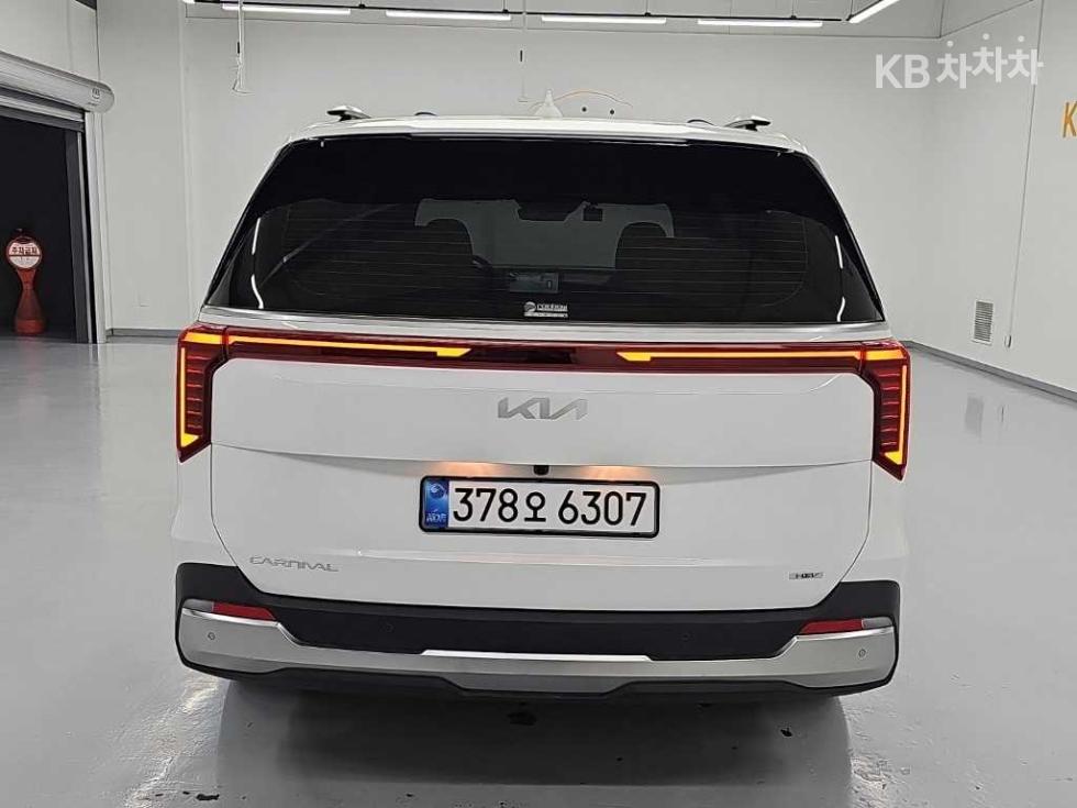 Kia Carnival — miniaturë 3