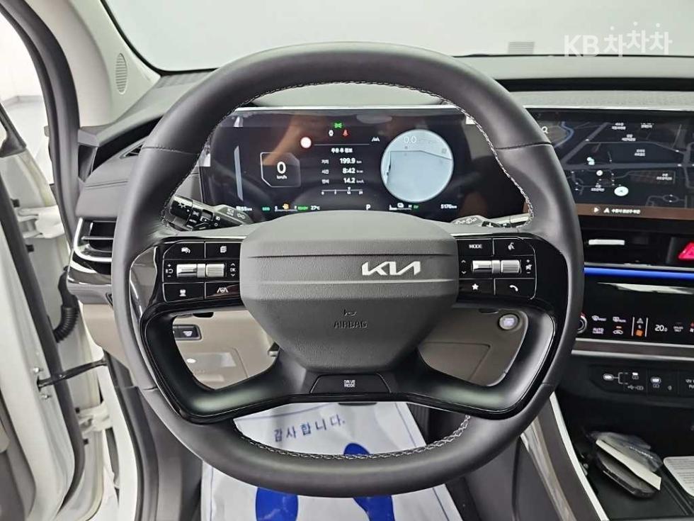 Kia Carnival — miniaturë 9