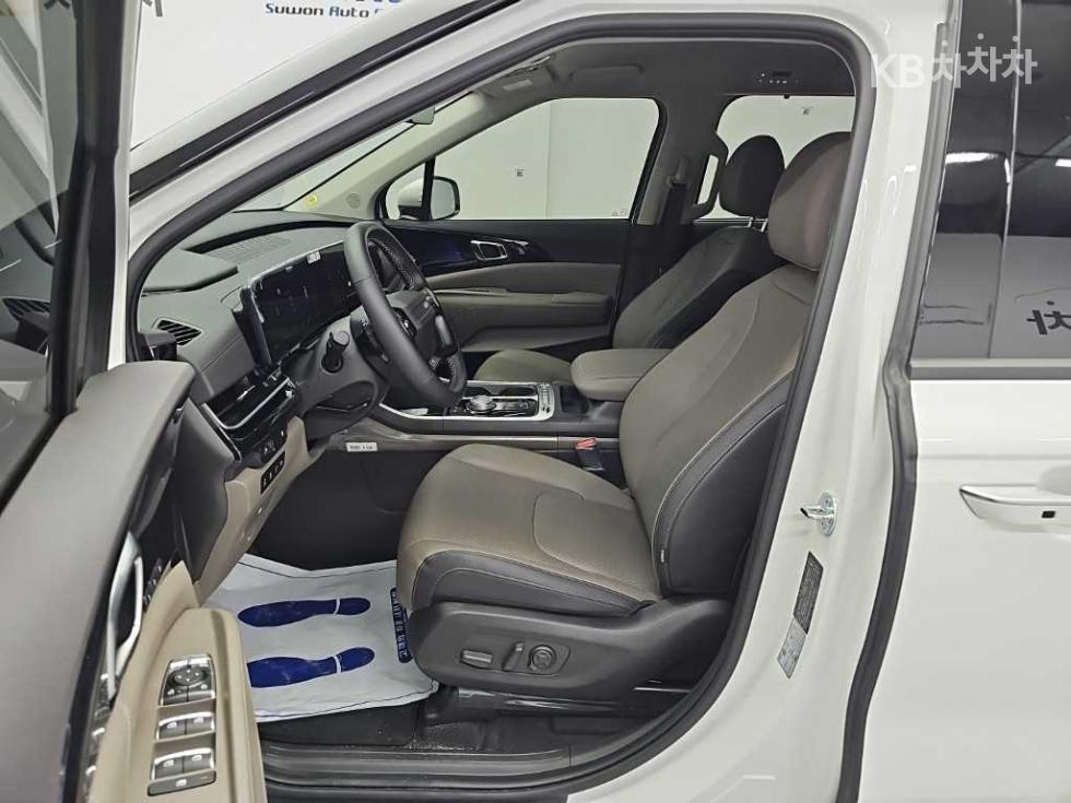 Kia Carnival — miniaturë 11