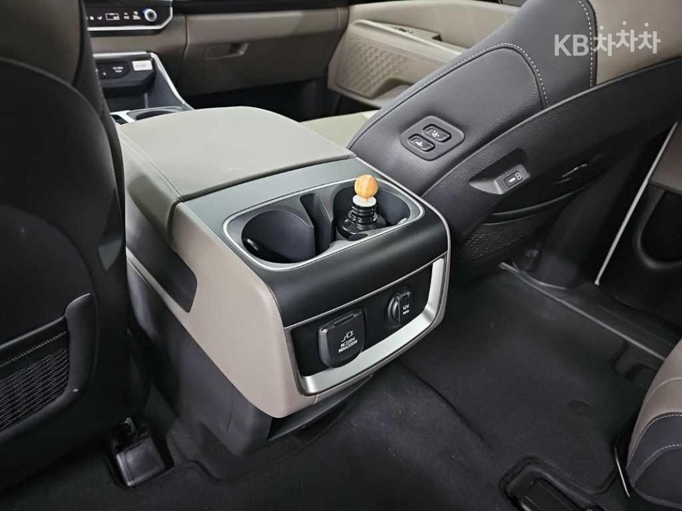 Kia Carnival — miniaturë 14