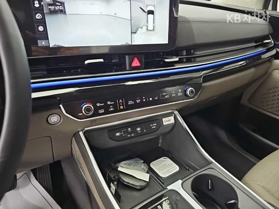 Kia Carnival — miniaturë 18